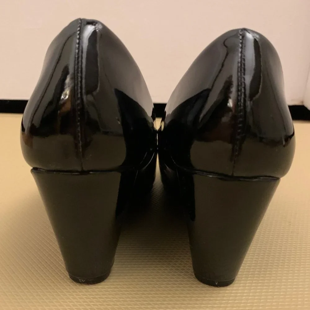 Chinese Laundry Patent Wedge Heels - Picture 5 of 6